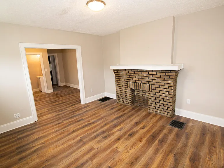 248 E Welch Ave — Photo 2
