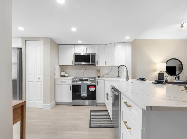 25 Abbey Lane #208, Delray Beach, FL 33446