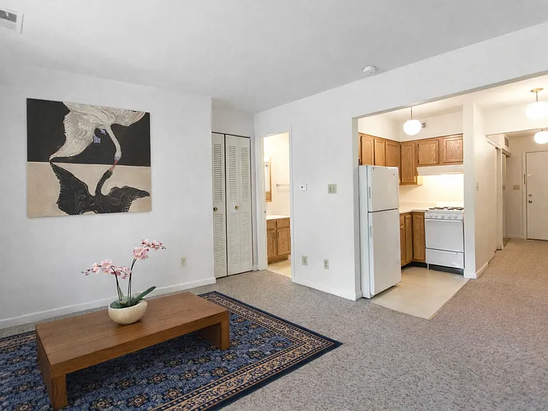 The Grove Apartments — Photo 6