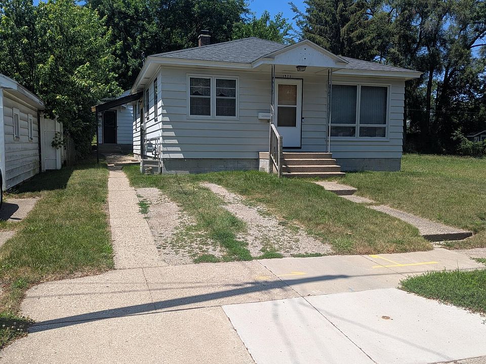 2nd image of 1975 Kinsey St