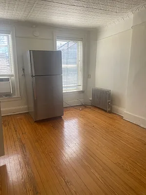 Rented by SI Premiere Properties | media 3