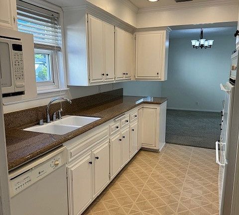 4th image of 4811 Highgrove Ave