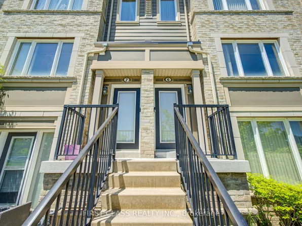 2875 Hazelton Pl #6, Mississauga, ON L5M 0S4