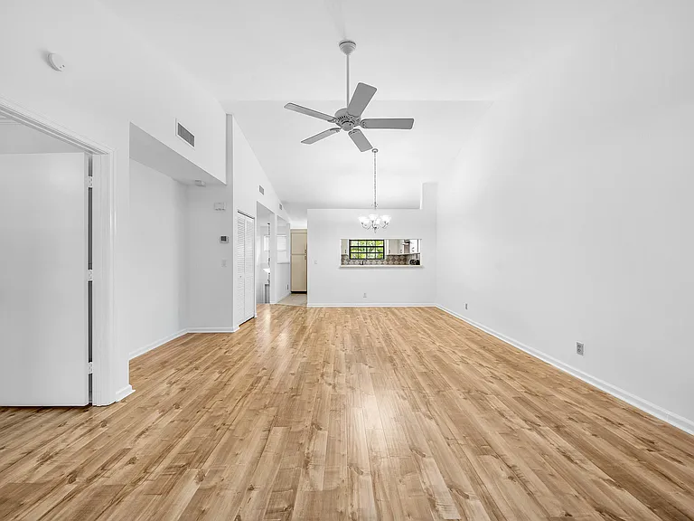 206 Congressional Way #206 — Photo 7