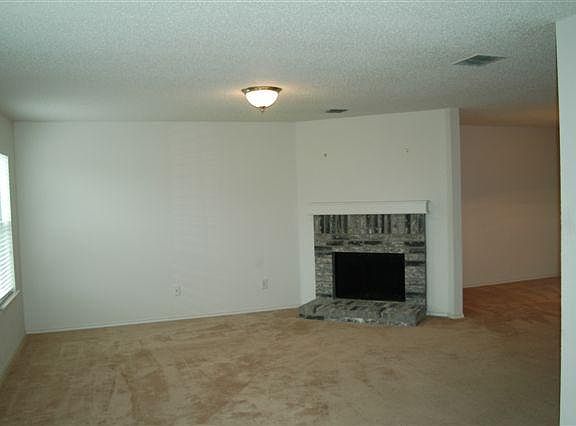 2nd image of 4216 Hunters Creek Dr