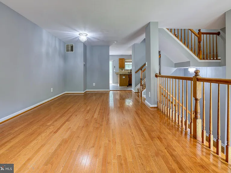 30 Flaxleaf Ct — Photo 7