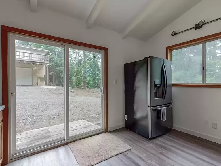 4612 Greenwood Heights Dr — Photo 9