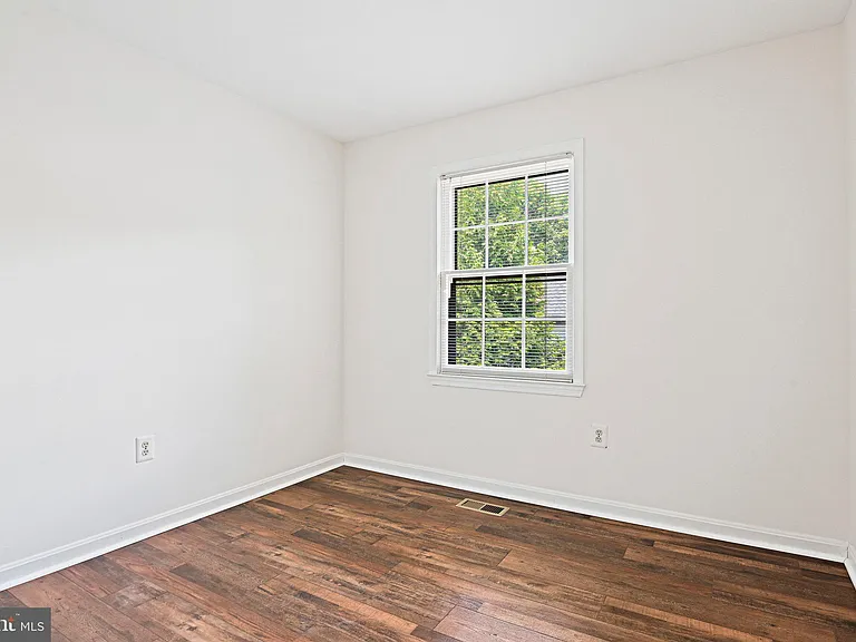 2885 Kelly Sq — Photo 14