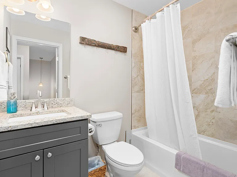 409 Little Sycamore Ln — Photo 17
