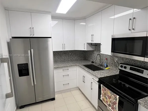 4717 NW 7th St, Miami, FL