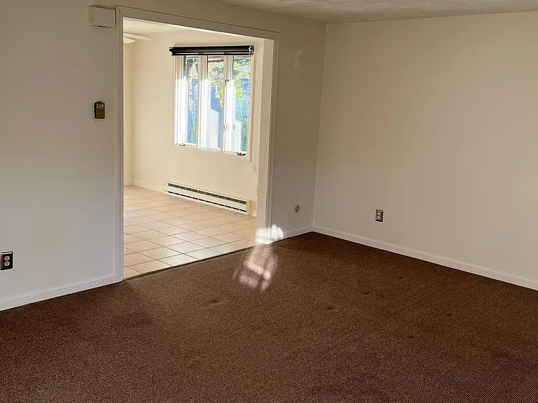 4610 Post Rd #14 — Photo 5