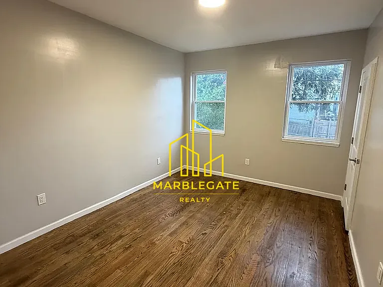 43 N 16th St #11 — Photo 5