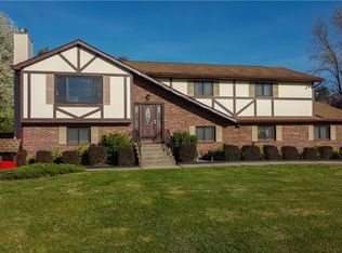 1308 Bunny Ln, Brodheadsville, PA 18322