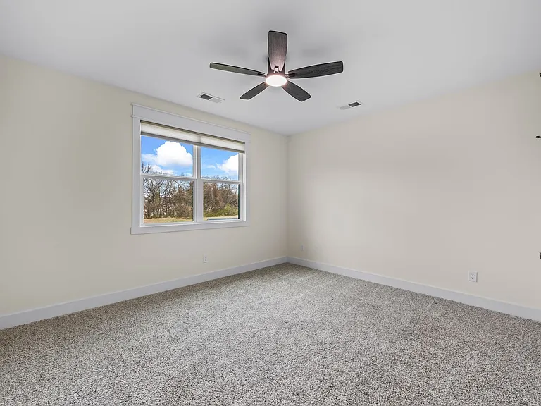 135 Max Lane Dr — Photo 22