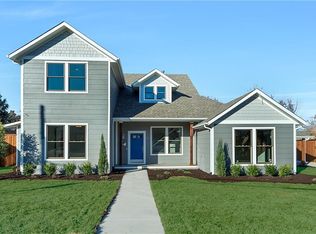 313 E Franklin St, Grapevine, TX 76051