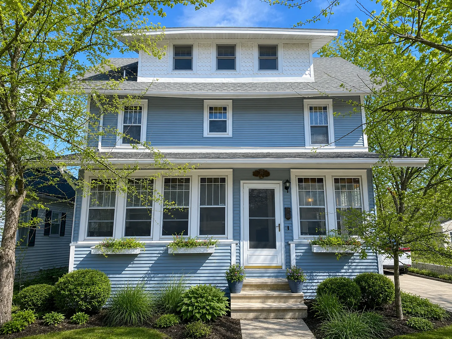 4 bed, 2520 sqft, $5,500 — Photo 1