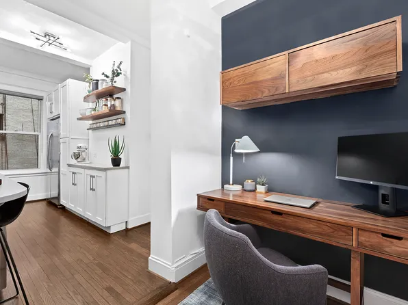 150 East 49th Street image 1 of 15