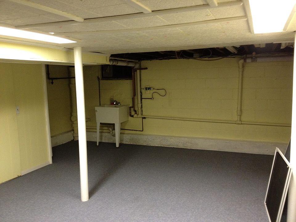 Part.fin open fl bsmt w/sink