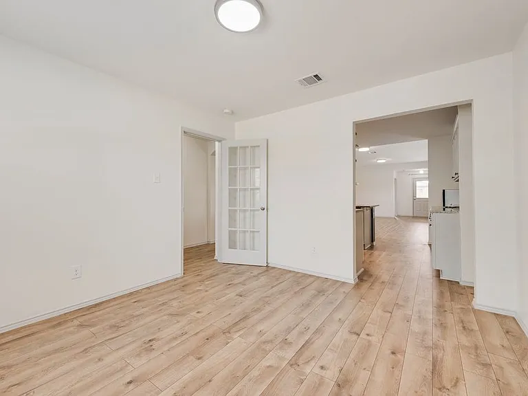 1123 Garnet St — Photo 7