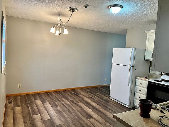 Kitchen with eat-in area