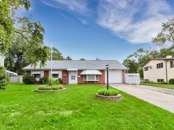 180 Boulder Hill Pass, Montgomery, IL 60538