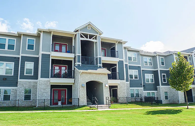 Parallax @ Georgetown Apartments — Photo 33
