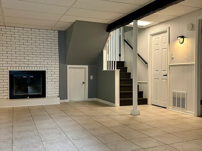 5630 Clarendon Hills Rd — Photo 12