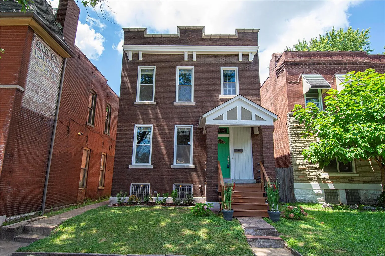 3255 California Ave photo 1