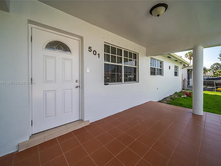 501 SW 120th Ave — Photo 9