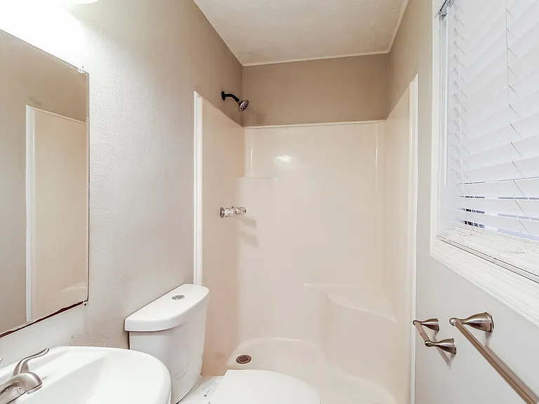 2794 Sardis Dr NE — Photo 10
