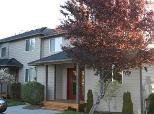 1060 Golden Pheasant Dr, Redmond, OR 97756