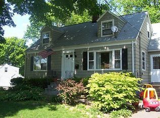 129 Cumpstone Dr, Hamden, CT 06518