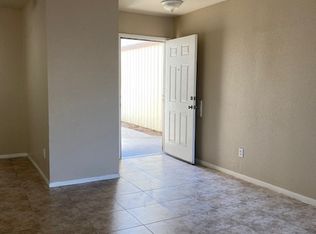 3352 N Marks Ave #3, Fresno, CA 93722