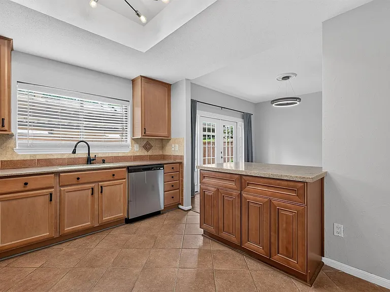 11711 Memorial Dr #621 — Photo 13