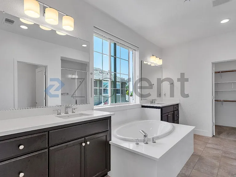 1483 S Barker St — Photo 29