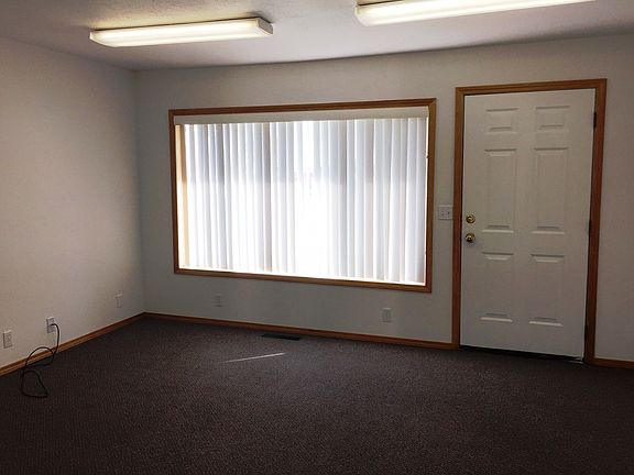 4th image of 905 E Ash St