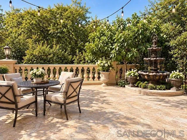 3 bed, 2.0 bath, 1995 sqft, $4,950 — Photo 3