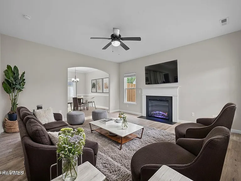 413 Wind Sail Ct — Photo 5