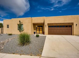 46 Canto Del Pajaro, Santa Fe, NM 87508