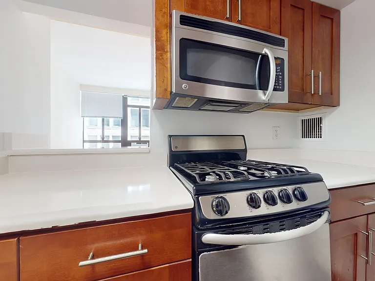1 Astor Pl #3C — Photo 4