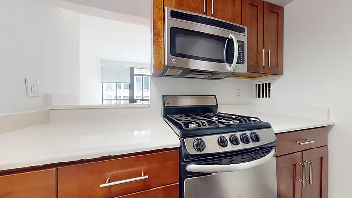 Rented by Bond New York | media 4