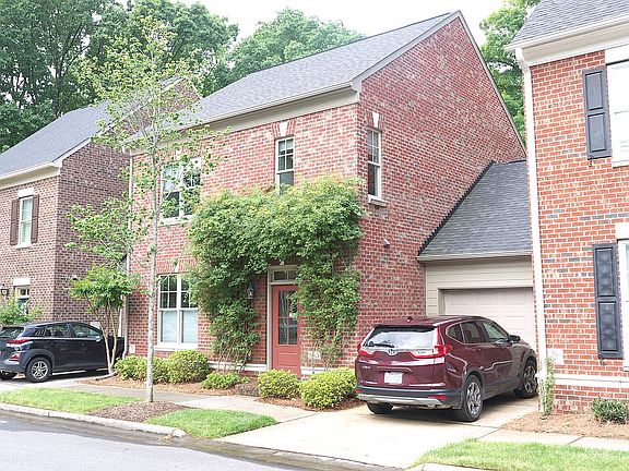 2nd image of 580 Summerfield Pl