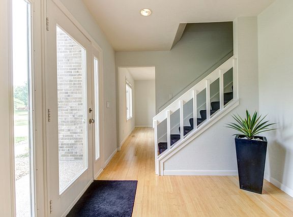 4th image of 3015 Thornwood Ln