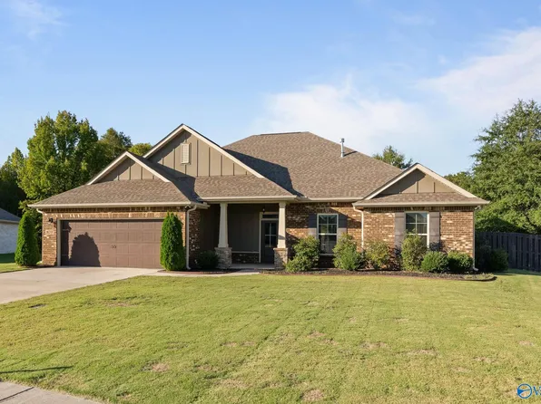 18233 Merlin Dr, Athens, AL 35613