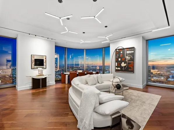 1 Dalton St APT 4205, Boston, MA 02115