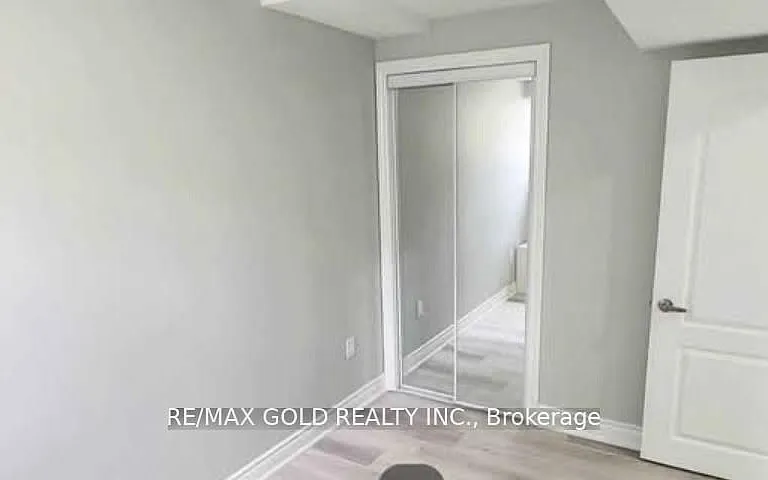 29 Sunny Glen Cres #BASEMENT — Photo 5