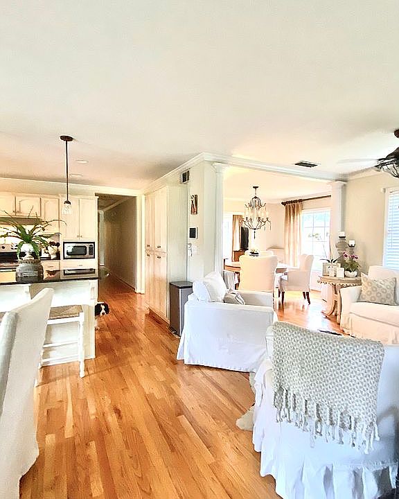 2nd image of 503 W Rosswood Dr