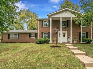 1013 Pawtuckette Dr, Ballwin, MO