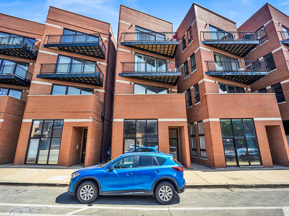 3505 N Elston Ave #2