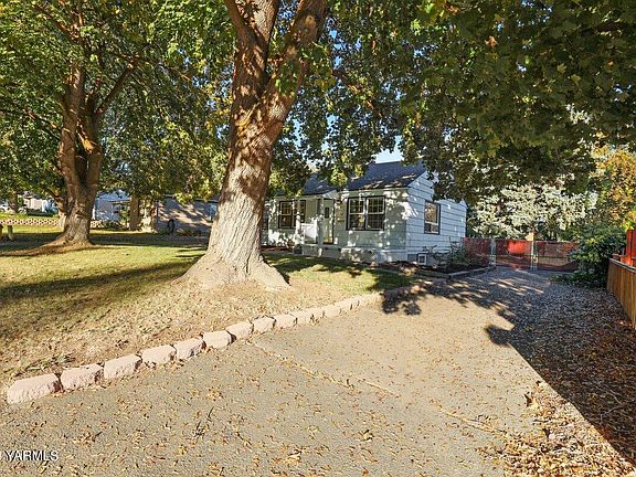3rd image of 917 S 26th Ave